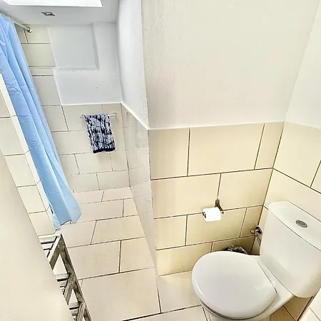 Spacious Near Apartament