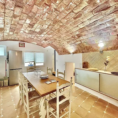 Spacious Near *